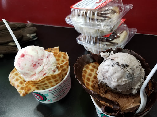 Ice Cream Shop «Babes Ice Cream & Dessert», reviews and photos, 2264 S Kinnickinnic Ave, Milwaukee, WI 53207, USA
