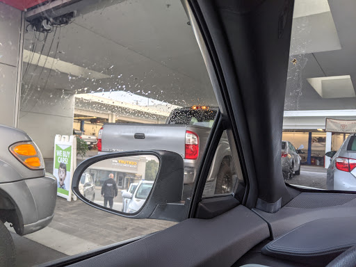 Toyota Dealer «Toyota Of Whittier», reviews and photos, 14577 Whittier Blvd, Whittier, CA 90605, USA