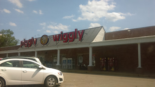 Grocery Store «Piggly Wiggly», reviews and photos, 101 Roosevelt Blvd, Eleanor, WV 25070, USA