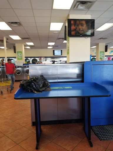 Laundromat «SpinZone Laundry North 24/7», reviews and photos, 6307 Cameron Rd, Austin, TX 78723, USA