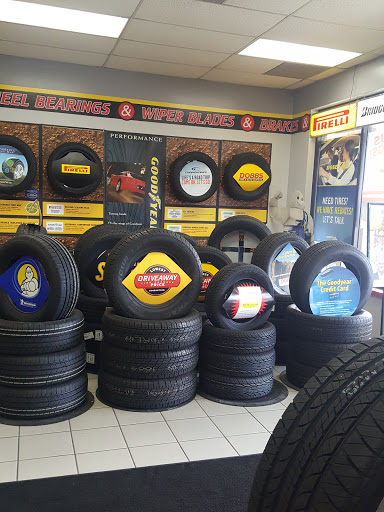 Tire Shop «Dobbs Tire & Auto Centers», reviews and photos, 1652 Country Club Plaza Dr, St Charles, MO 63303, USA