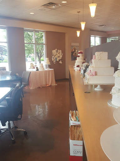 Wedding Bakery «elé Cake Co.», reviews and photos, 810 E Dixie Dr, Dayton, OH 45449, USA