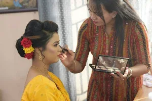 Liza Beauty Parlour image