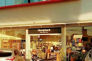Humpback Convenience image