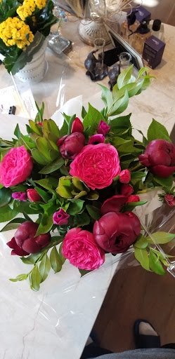 Florist «Simply Beautiful Flowers and Gifts», reviews and photos, 1400 Clarkview Rd, Baltimore, MD 21209, USA