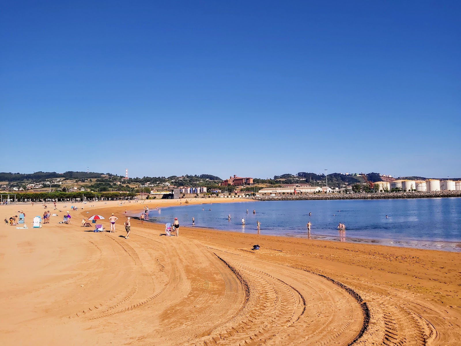 Playa del Arbeyal'in fotoğrafı geniş ile birlikte
