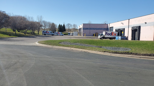 Shipping and Mailing Service «FedEx Ship Center», reviews and photos, 7555 Meridian Cir N, Maple Grove, MN 55369, USA