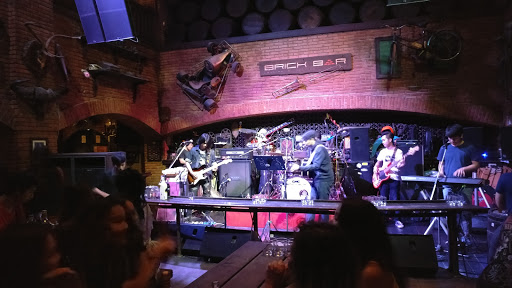 Live music venues Bangkok