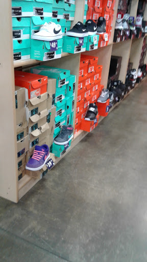 Shoe Store «Shoe City - Santa Ana», reviews and photos, 605 S Harbor Blvd, Santa Ana, CA 92704, USA