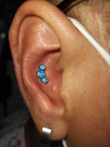 Explore queen bee tattoo ideas, creative tattoo ideas in Bradenton, available at Body Effects Tattoo & Piercing