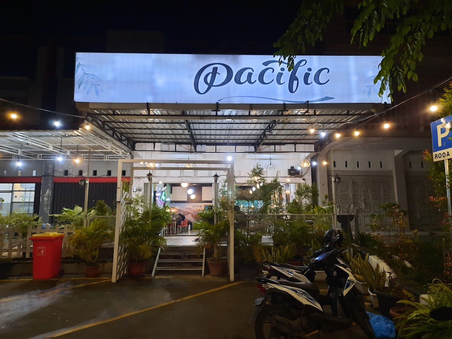 Pasifik Cafe & Resto