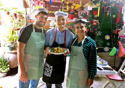 Tu Huy Family cooking class tour