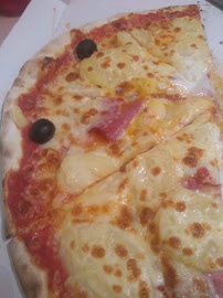 Plats et boissons du Pizzeria Star pizza à Saint-Cyr-sur-Loire - n°5