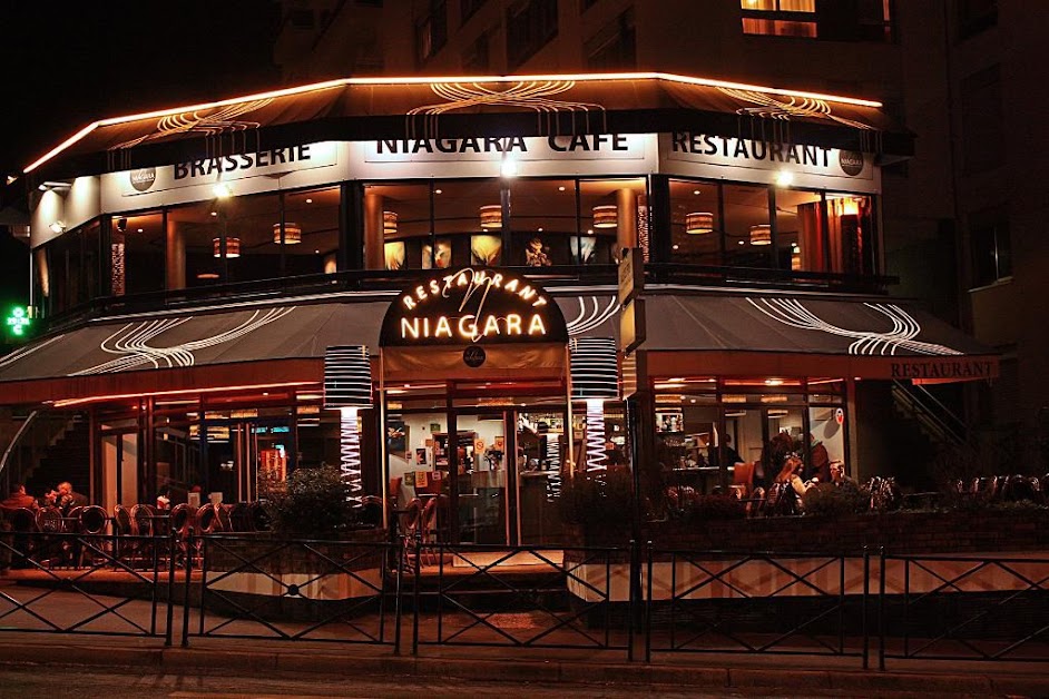 Niagara Cafe à Courbevoie