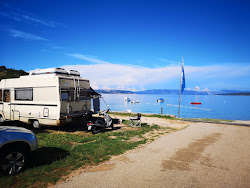Konobe beach'in fotoğrafı ve yerleşim