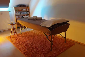 Massages thérapeutiques - Monique Bisqueret image