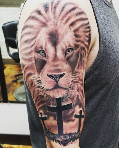 Explore lung tattoo ideas, creative tattoo ideas in Sioux City, available at Thorn-Side Tattoo & Piercing