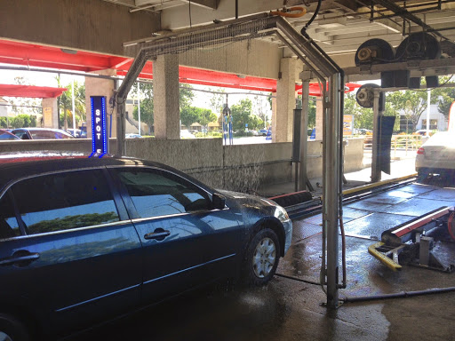 Speedie Clean Express Car Wash en Santa Ana