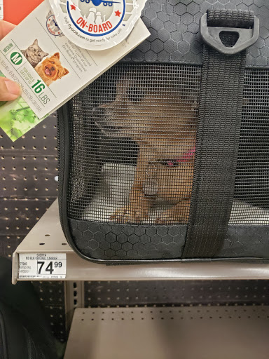 Pet Supply Store «Petco Animal Supplies», reviews and photos, 1820 N Tomahawk Island Dr, Portland, OR 97217, USA