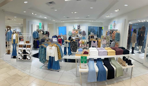 Clothing Store «Forever 21», reviews and photos, 6531 Springfield Mall, Springfield, VA 22150, USA
