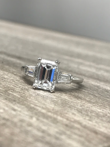 Jewelry Store «Henry C Reid & Son», reviews and photos, 1591 Post Rd, Fairfield, CT 06824, USA