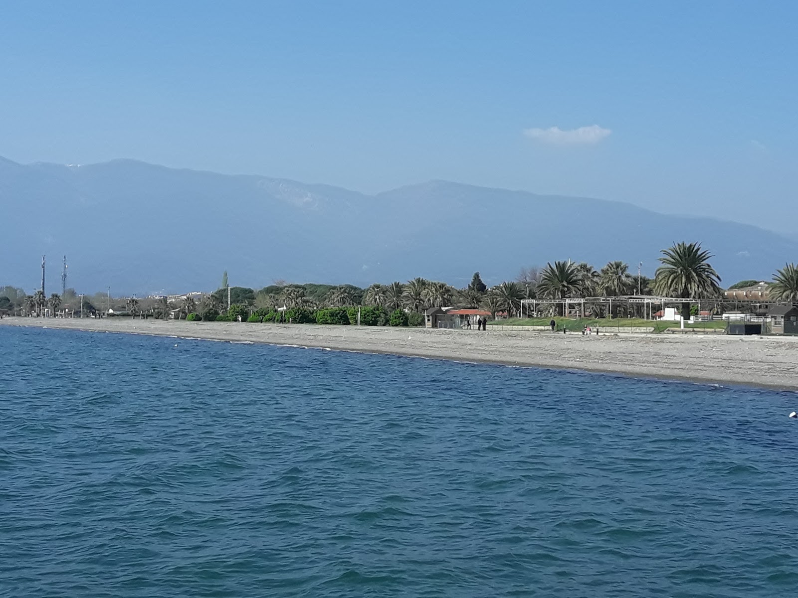 Foto de Turban beach con agua cristalina superficie