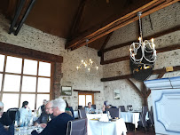 Atmosphère du Restaurant français Auberge la Lucarne aux Chouettes à Villeneuve-sur-Yonne - n°14