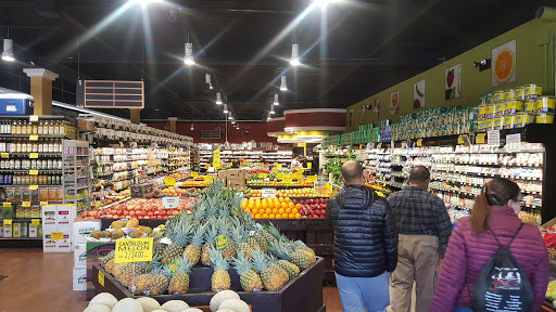 Supermarket «Golden Farms», reviews and photos, 10116 77th St, Jamaica, NY 11416, USA