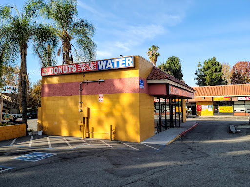 Daily Donuts, 200 W Foothill Blvd, Azusa, CA 91702, USA, 