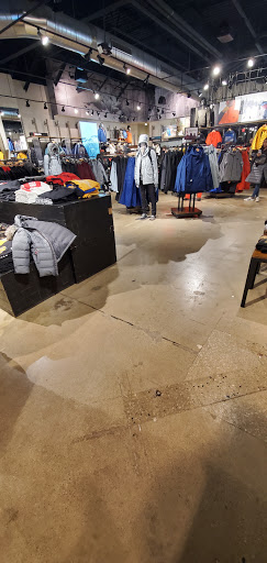 Clothing Store «The North Face», reviews and photos, 4999 Old Orchard Center, Skokie, IL 60077, USA