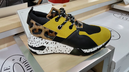 Shoe Store «DSW Designer Shoe Warehouse», reviews and photos, 3411 W Frye Rd, Chandler, AZ 85226, USA