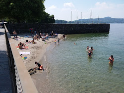 Foto von Spiaggia Ispra mit eine gerade küstenlinie