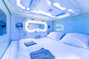 Space Home Apartment - City Center image