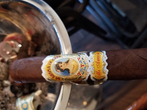 Tobacco Shop «Fernandez Cigar Lounge», reviews and photos, 251 E 123rd St, New York, NY 10035, USA