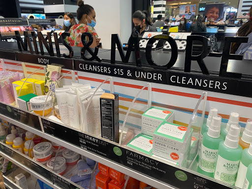 Cosmetics Store «SEPHORA», reviews and photos, 75 Greenwich Ave, Greenwich, CT 06830, USA