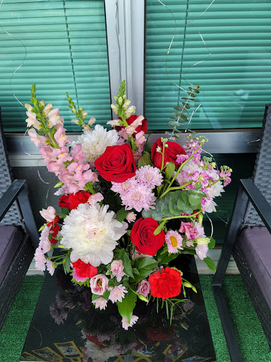 Florist «Morton Grove Florist», reviews and photos, 5741 Dempster St, Morton Grove, IL 60053, USA