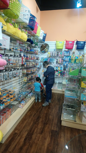 Shopping Mall «Westfield Oakridge», reviews and photos, 925 Blossom Hill Road, San Jose, CA 95123, USA