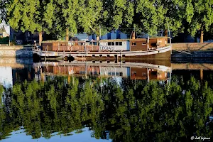 Péniche Légia image