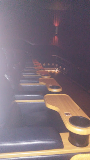 Movie Theater «Regal Cinemas Elmwood Center 16», reviews and photos, 2001 Elmwood Ave, Buffalo, NY 14207, USA