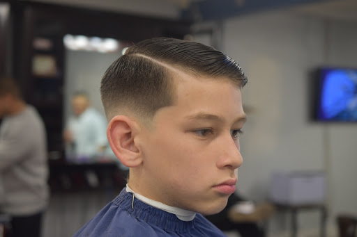 Barber Shop «Razor Sharp Cutz - Valley Hi», reviews and photos, 410 Valley Hi Dr #102, San Antonio, TX 78227, USA