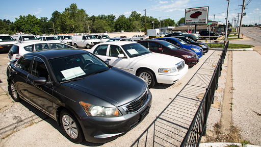 Gladstone Auto Sales, 7406 N Oak Trafficway, Kansas City, MO 64118, USA, 