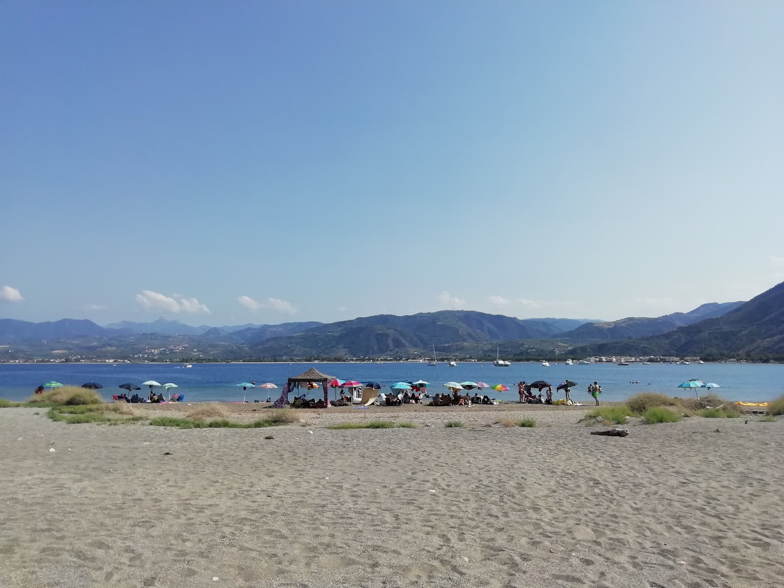 Photo de Spiaggia Marinello verso le Eolie et ses beaux paysages
