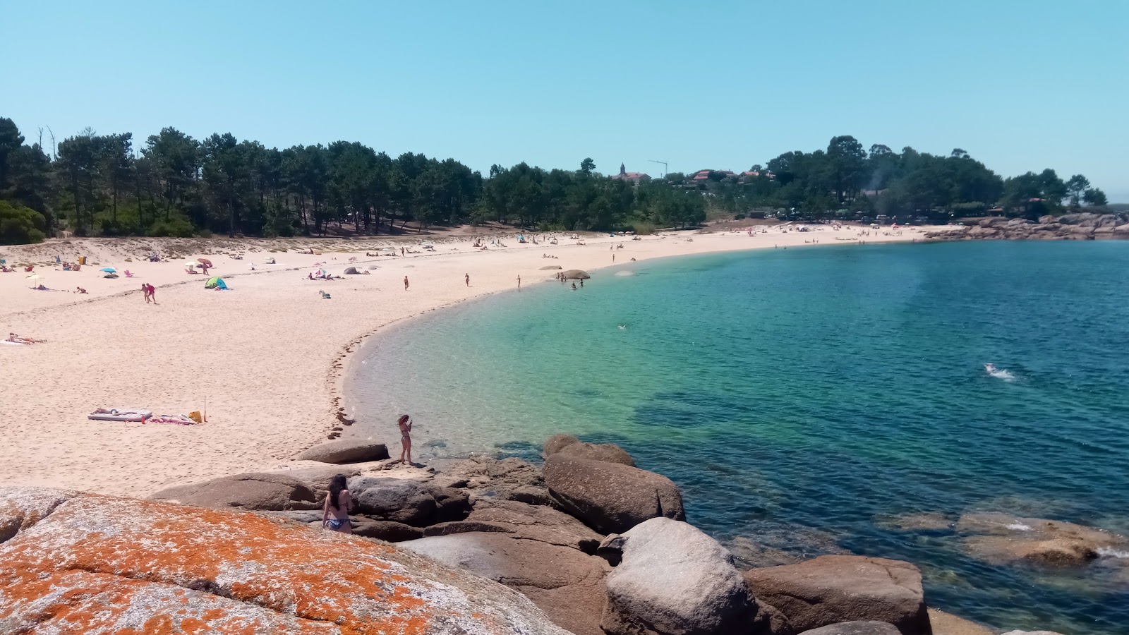 Fotografie cu Area Grande beach cu o suprafață de nisip alb