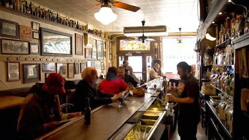 Arnold’s Bar & Grill Find American restaurant in Dallas news