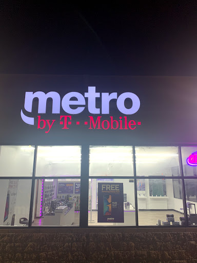 Cell Phone Store «MetroPCS Authorized Dealer», reviews and photos, 2250 E Auburn Rd, Shelby Charter Township, MI 48317, USA