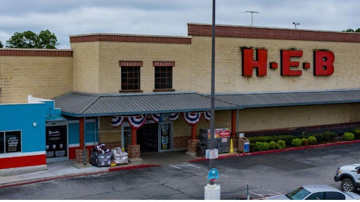 H-E-B Grocery, 101 S Clay St, Ennis, TX 75119, USA, 