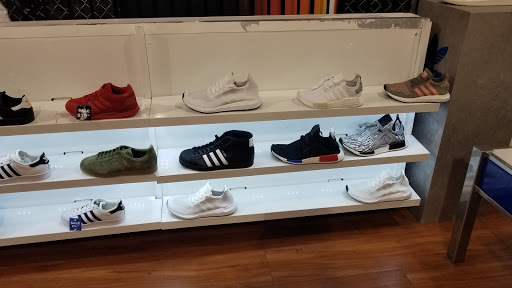 Shoe Store «Shiekh Shoes», reviews and photos, 7215 Stockton Blvd, Sacramento, CA 95823, USA