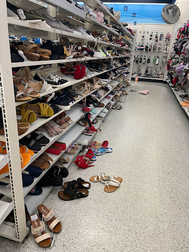 Clothing Store «Ross Dress for Less», reviews and photos, 12115 Biscayne Blvd, North Miami, FL 33181, USA