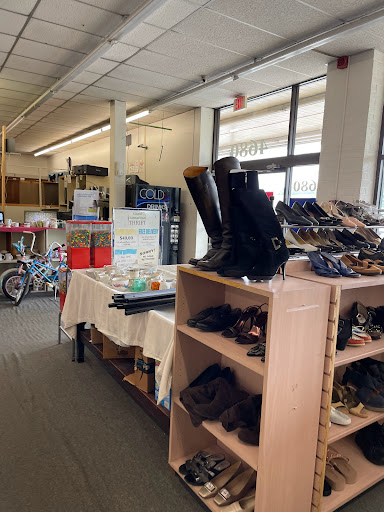 Thrift Store «Good Samaritan Thrift Store», reviews and photos, 4680 N Southside Plaza St, Richmond, VA 23224, USA