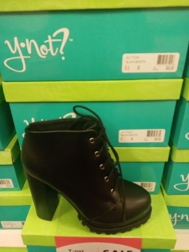 Shoe Store «Shoe Carnival», reviews and photos, 5493 S 76th St, Greendale, WI 53129, USA